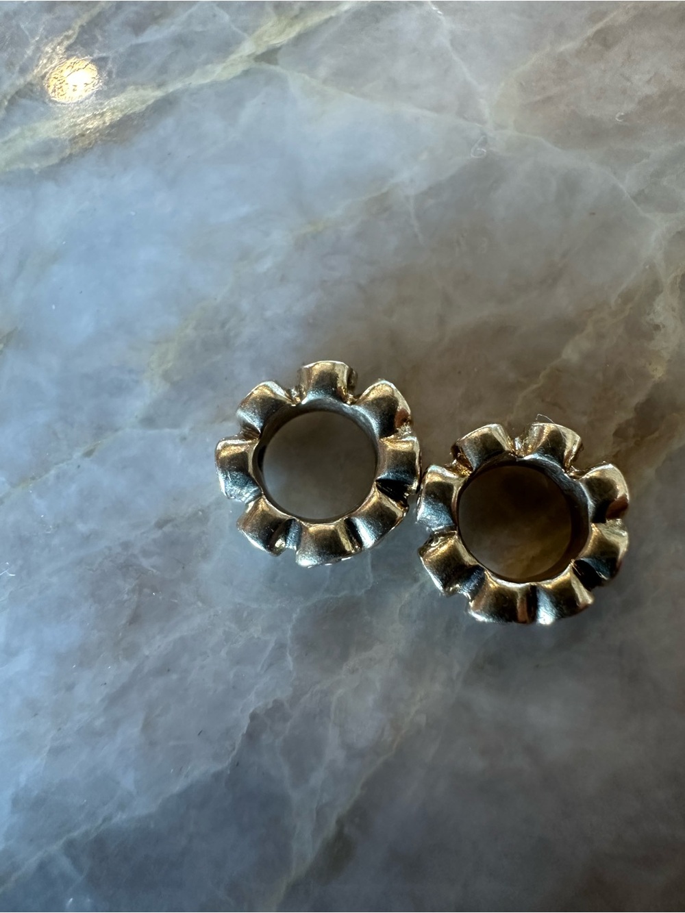 Two Pandora 14k solid gold Small Roses spacers - Picture 2 of 4